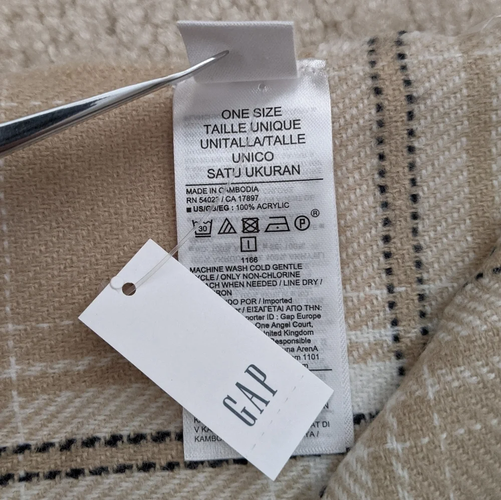 NWT GAP scarf tan plaid